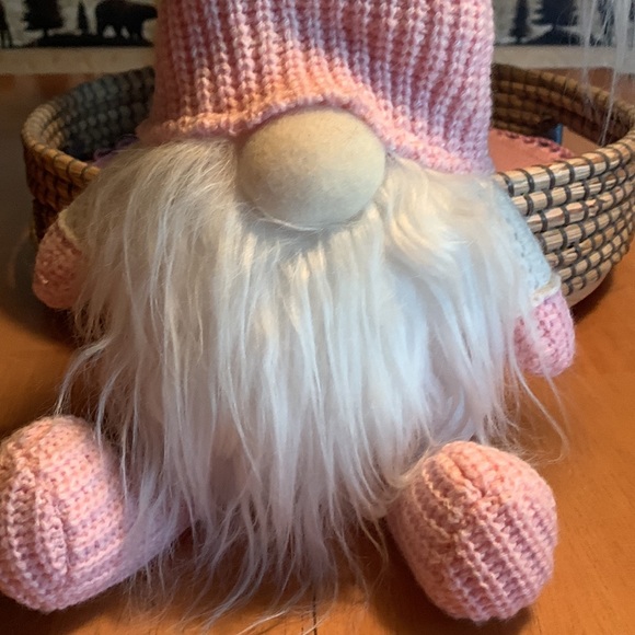 20 inch tall pink gnome - Picture 3 of 4